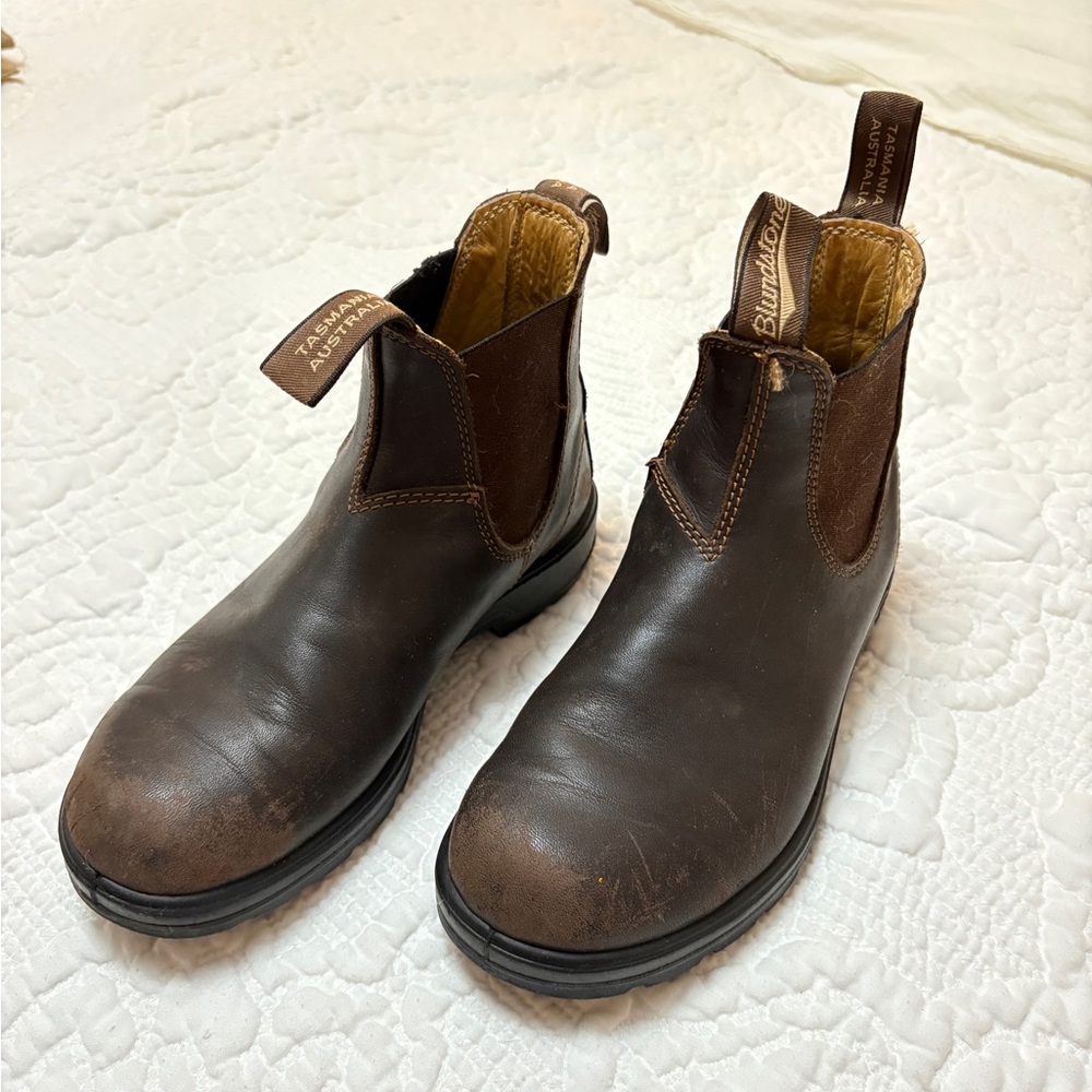 Blundstone Classic Brown Leather Chelsea Boots